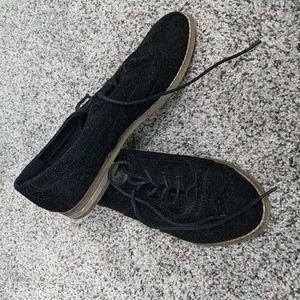 Women's lace-up Oxfords